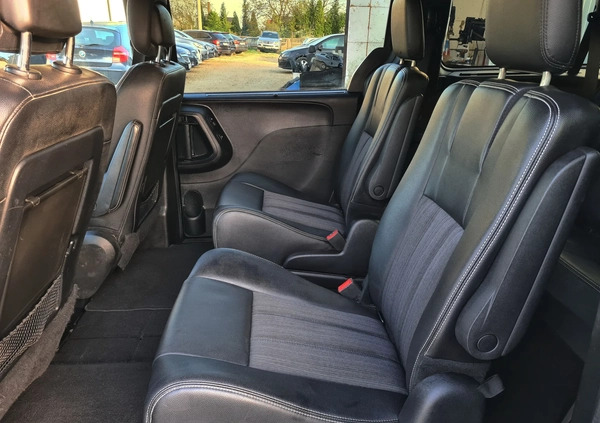 Lancia Voyager cena 61999 przebieg: 200473, rok produkcji 2014 z Miłakowo małe 781
